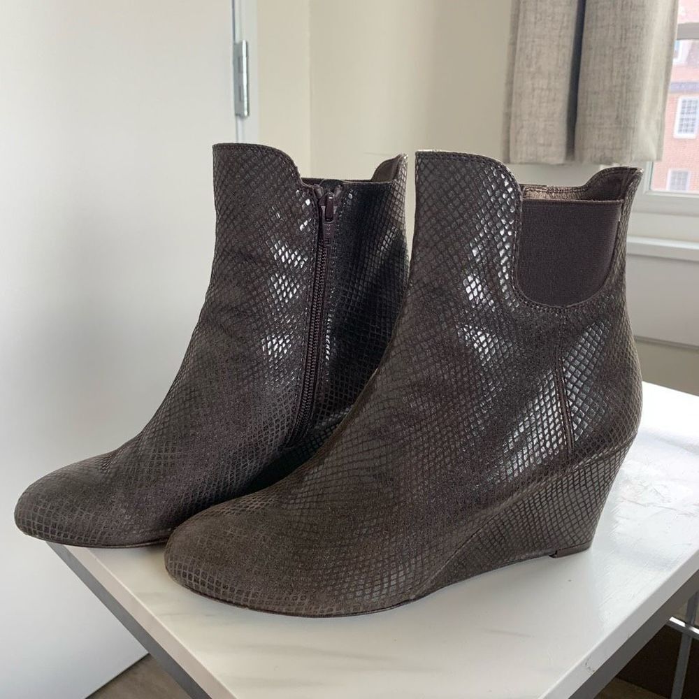 AGL ATTILIO GIUSTI LEOMBRUNI  brown ankle boots booties wedge 39 fits 8 made in